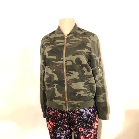 New Look Camouflage Bomber Jacket - Picture 2 of 8